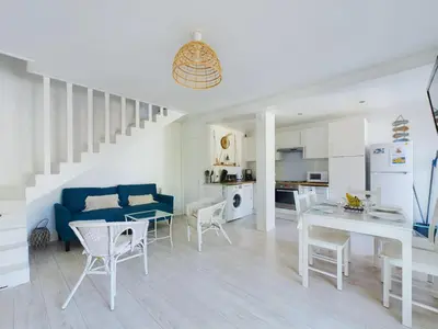Cuisine ou kitchenette dans l'établissement À 550m de la plage, jolie maison pour 5