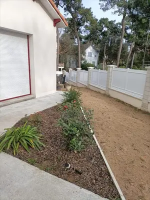 Jardin de l'établissement Charmante maison centre