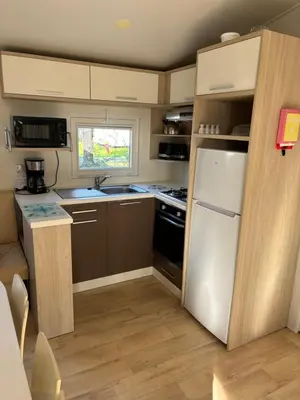Cuisine ou kitchenette dans l'établissement Louisiane 1