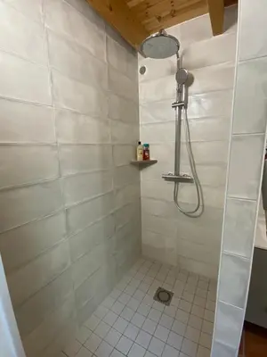 Salle de bains dans l'établissement Les rives du Lay gîte Elbée