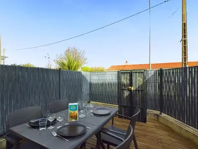 Balcon ou terrasse dans l'établissement Saint-Hilaire - 350m de la plage