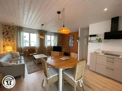 Cuisine ou kitchenette dans l'établissement Maison moderne avec clim, jardin et parking, proche plage Noirmoutier - FR-1-426-565
