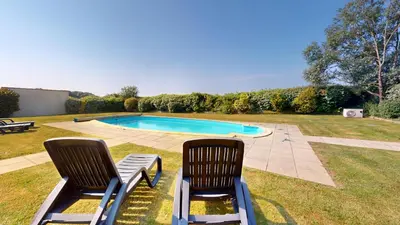 Piscine de l'établissement Villa Emeraude - Golf & Plage ou située à proximité