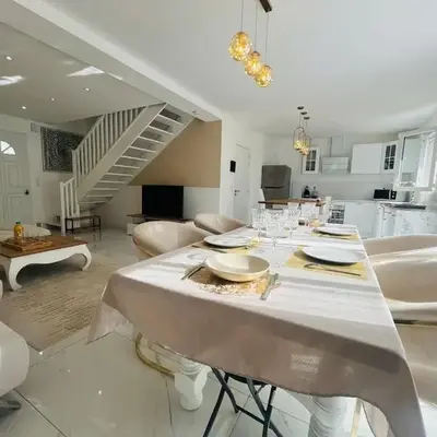 Casa Contemporaine
