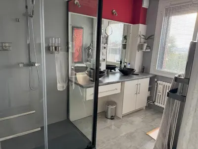 Salle de bains dans l'établissement Domus 26 Chambre Occidens DUO