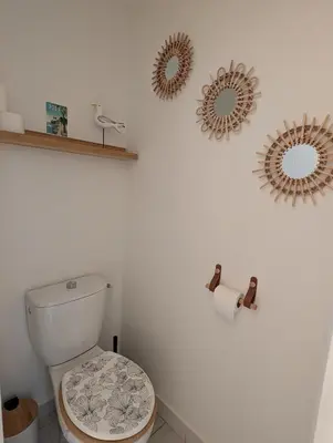 Salle de bains dans l'établissement Maison chaleureuse au cœur du centre ville