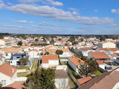 Vue générale sur Saint-Hilaire-de-Riez ou vue de la ville depuis l'appartement