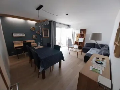 Coin salon dans l'établissement T2 moderne à deux pas de la gare - avec parking