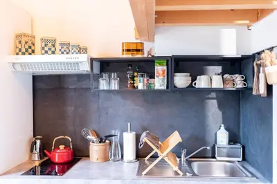 Cuisine ou kitchenette dans l'établissement Lulu la Brocante - Hypercentre - Gare