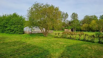 Jardin de l'établissement Gites O Ptit Bonheur - Vendée - 2 Maisons de 85 m2 chacune avec piscine extérieure chauffée & couverte