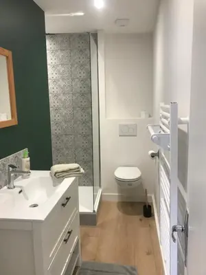 Salle de bains dans l'établissement Crebillon