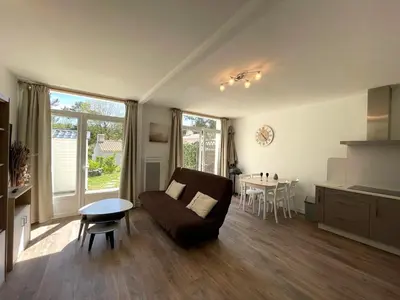 Coin salon dans l'établissement Maison charmante 4 pers. calme, proche forêt, terrasse, parking - FR-1-323-560