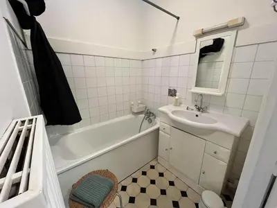 Salle de bains dans l'établissement Delorme 2pers Tv & Wifi