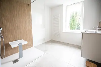 Salle de bains dans l'établissement Villa Beauchêne