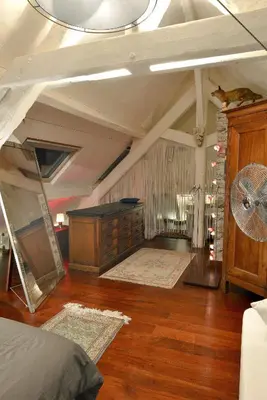 Coin salon dans l'établissement Le Loft de l'artiste