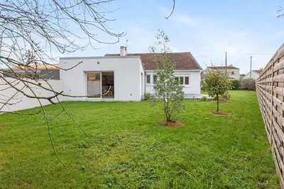 Jardin de l'établissement La Catinou - Maison confortable et spacieuse