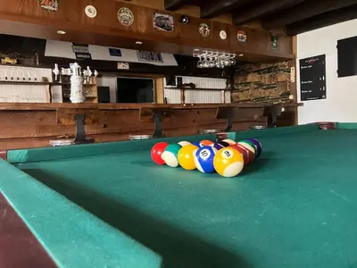 Billard dans l'établissement La Taverne Bretonne