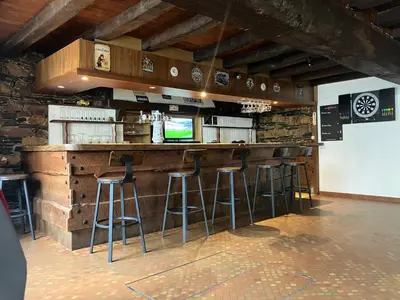 Salon ou bar de l'établissement La Taverne Bretonne