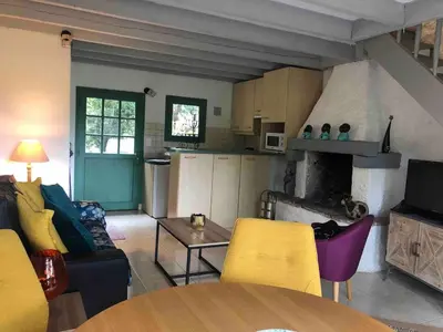 Cuisine ou kitchenette dans l'établissement La Chandelle