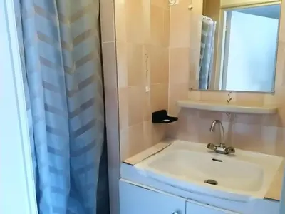 Salle de bains dans l'établissement Maison de Vacances Notre Dame-de-Monts - 4 Pers - Animaux Acceptés - FR-1-540-305
