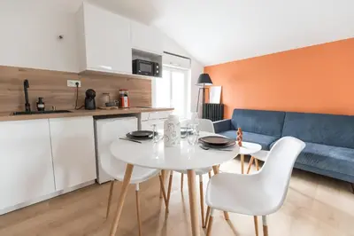 Cuisine ou kitchenette dans l'établissement CinéCosy - Gare d'Angers & Château