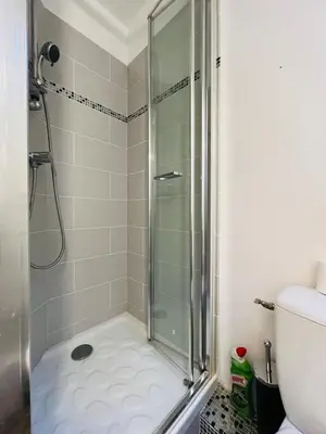 Salle de bains dans l'établissement Casa Gare