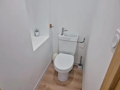 Salle de bains dans l'établissement Maison de Bourg St Amand 5pers 15min Puy du Fou