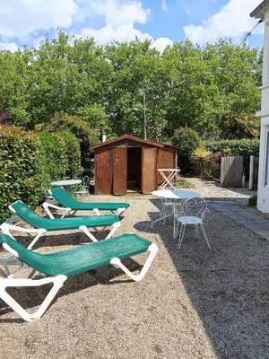 Jardin de l'établissement Embrun - T2 avec jardin près de la Plage