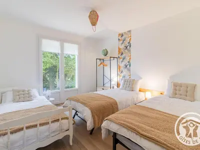 Un ou plusieurs lits dans un hébergement de l'établissement Grand gîte familial près du Puy du Fou, wifi, animaux admis, jardin - FR-1-622-96