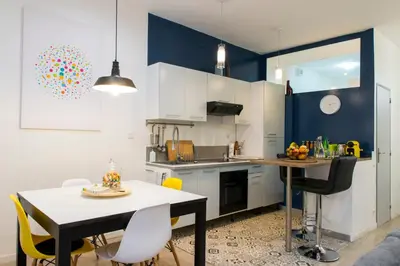 Cuisine ou kitchenette dans l'établissement Unsejouranantes- Loft Cassard