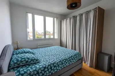 Un ou plusieurs lits dans un hébergement de l'établissement Le St Jacques 360 - CALME - WIFI Fibre Très Haut Débit - Lumineux - Proche Gare PIRMIL