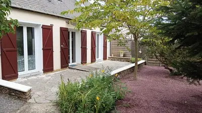 Jardin de l'établissement Gîte meublé 10 personnes