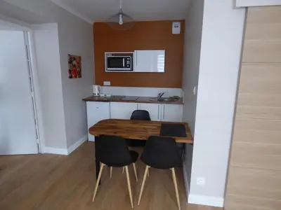 Cuisine ou kitchenette dans l'établissement Lalberome Appartement Golden Cholet centre Parking prive Wifi