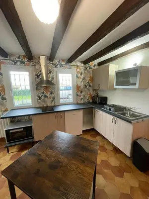 Cuisine ou kitchenette dans l'établissement Studio indépendant dans maison d habitation