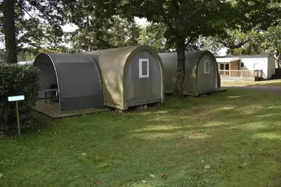 Jardin de l'établissement Camping l'Hermitage