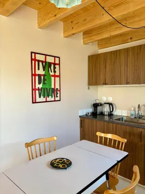 Cuisine ou kitchenette dans l'établissement La Cabane des Embruns - Plages & Thalasso à pied