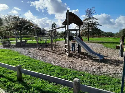 Aire de jeux pour enfants de l'établissement Le Nid du Lac