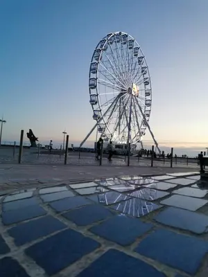 Vue générale sur la mer ou vue sur la mer prise depuis l'appartement