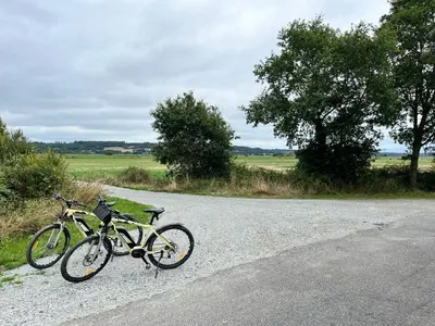 Vélo sur le terrain de l'établissement Grange Cottage ou dans les environs