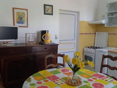 Cuisine ou kitchenette dans l'établissement Maison de vacances tranquille à Notre-Dame-de-Monts, proche plage, 4 personnes - FR-1-540-312