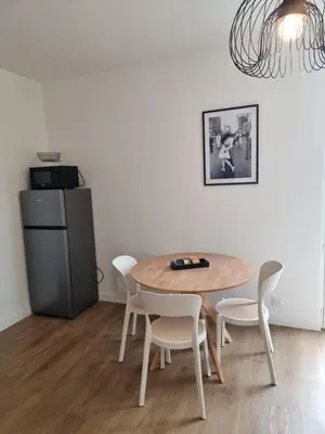 Cuisine ou kitchenette dans l'établissement Joli appartement à Paimboeuf