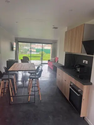 Cuisine ou kitchenette dans l'établissement Studio avec accès indépendant