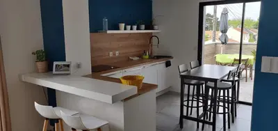 Cuisine ou kitchenette dans l'établissement Grande maison familiale 8p, 14 max, pas de fête