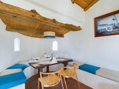 Coin salon dans l'établissement 400m de la mer, belle résidence pour 8 avec jardin