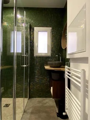 Salle de bains dans l'établissement ID'home le Royale