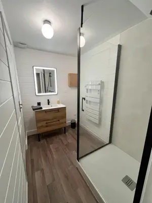 Salle de bains dans l'établissement Alonville 2pers Wifi and Tv