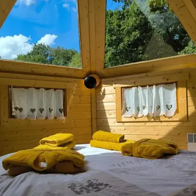 Unusual Luxury Spa Private & Petits Dej Cabin