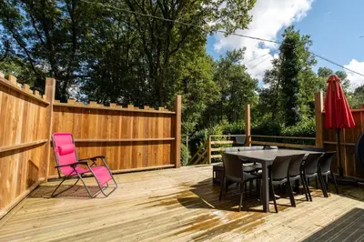 Balcon ou terrasse dans l'établissement Maison au bord de l'eau, Bain nordique