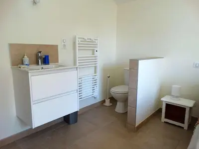Salle de bains dans l'établissement Javeline Saint Hilaire de Riez