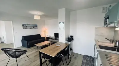 Cuisine ou kitchenette dans l'établissement Le Lumina du centre bourg
